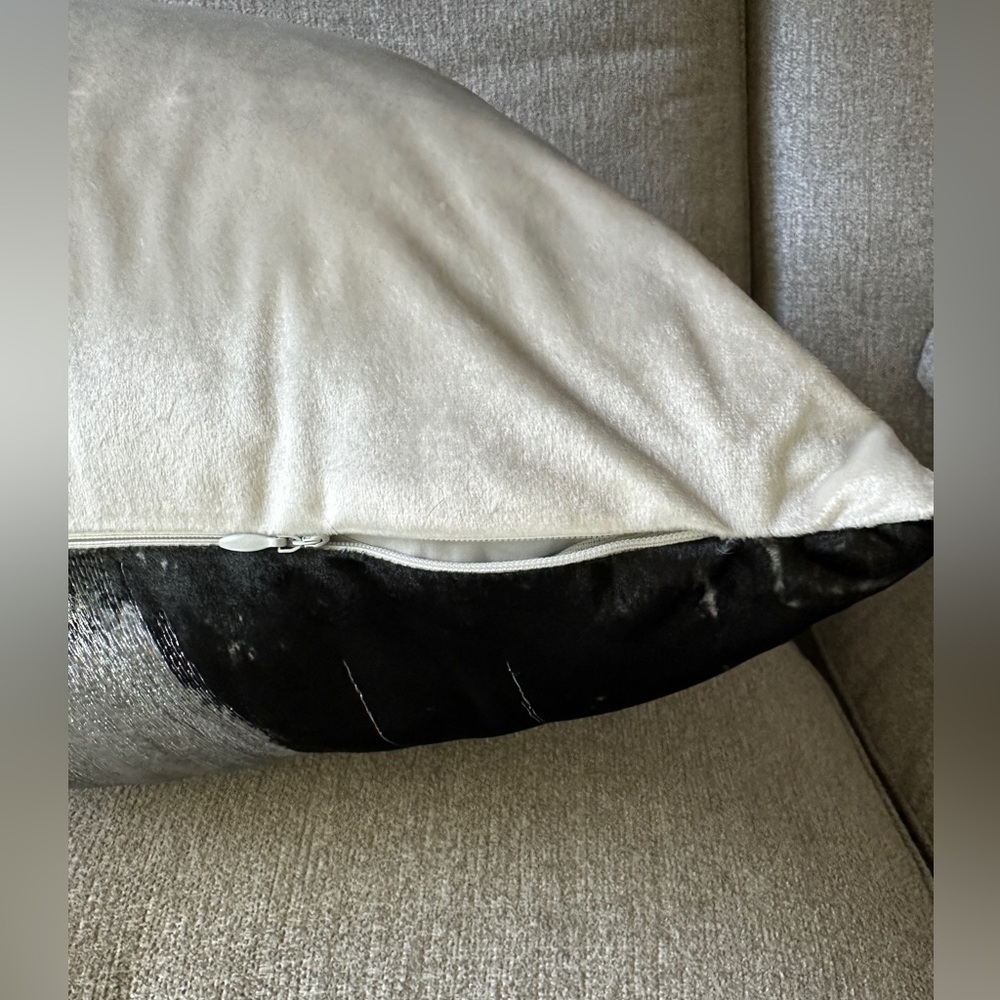 Z Gallerie Modern Silver, black, ivory 24”x24”pillow cover set of 2. - Picture 11 of 11